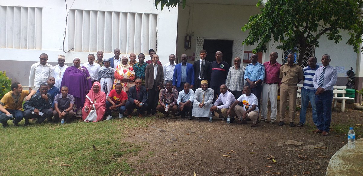 Ce jeudi 31 mars 2022 à l'Alliance Française de Fomboni, s'est tenue la réunion du comité de gestion du <a href="/pnmMoheli/">Parc National de Mohéli</a>  (CG 2021-2022). Le Ministère de l'environnement, le gouvernorat de Moheli, @AFD_Comores et tous les partenaires insulaires y ont pris part.