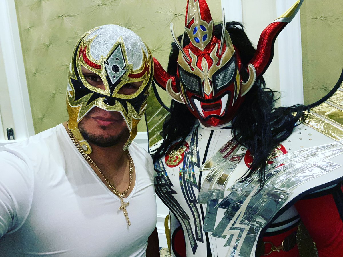 Mascaradorada24's tweet photo. Que gusto volver a ver al señor liger @njpwglobal #mexico🇲🇽#simbita🦁 https://t.co/v435ifft6Q