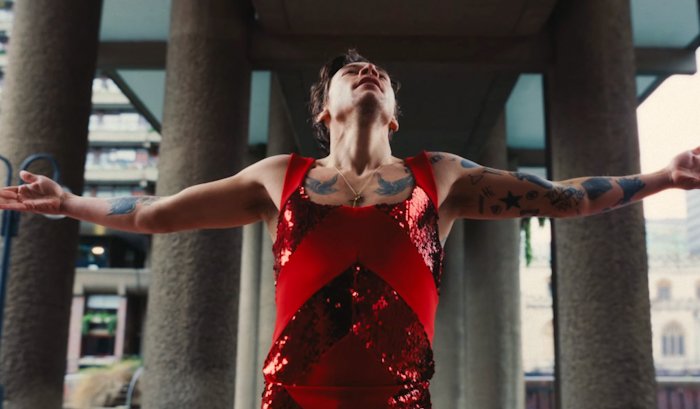 TheHSCharts's tweet photo. 🎉 The music video for 'As It Was' by Harry Styles has reached 15.8 MILLION views in 20 hours.

'As It Was' is already Harry’s biggest music video debut on YouTube, surpassing 'Golden'. https://t.co/wwIoXw9iiN