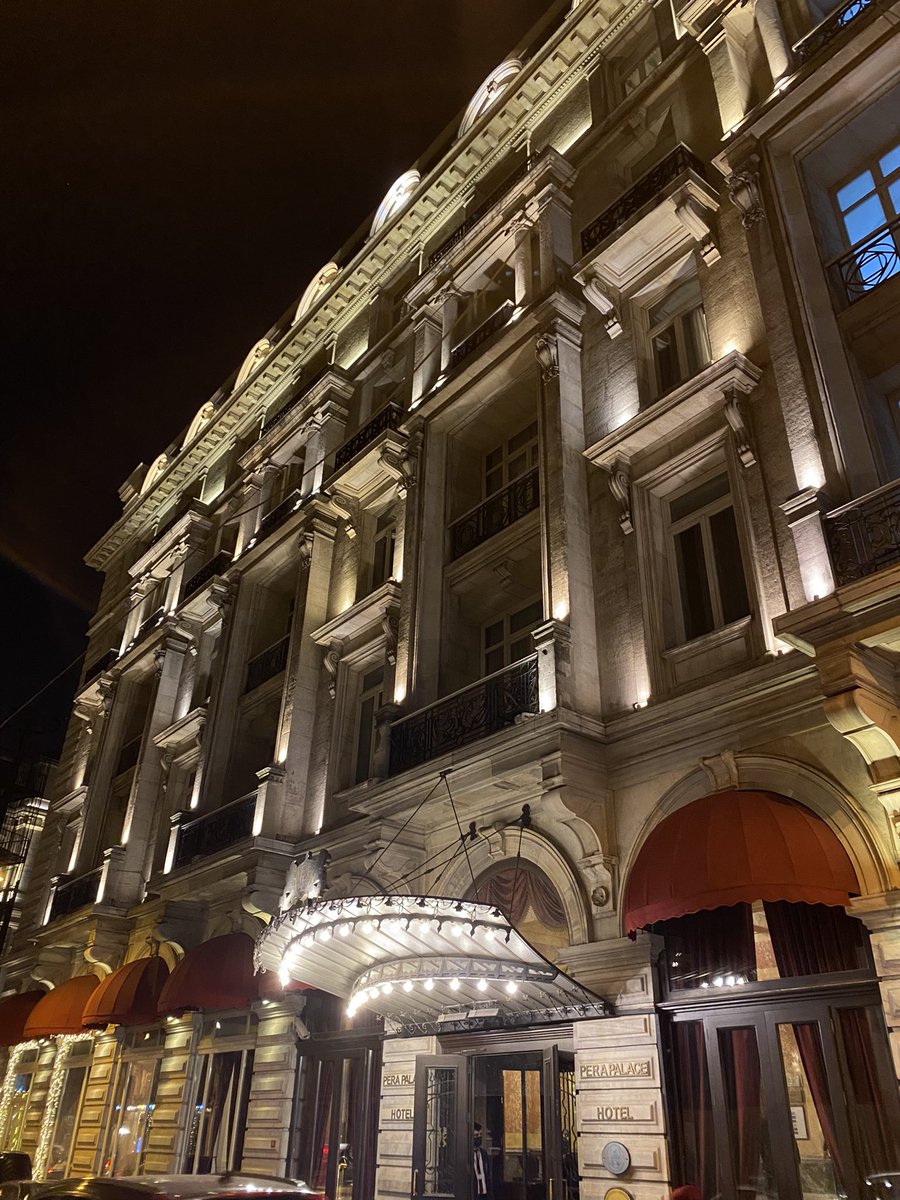 cerology's tweet photo. #midnightinperapalace #perapalastageceyarısı #PeraPalas 🤎🤍✨✨💫 https://t.co/f4qDOhY8sl