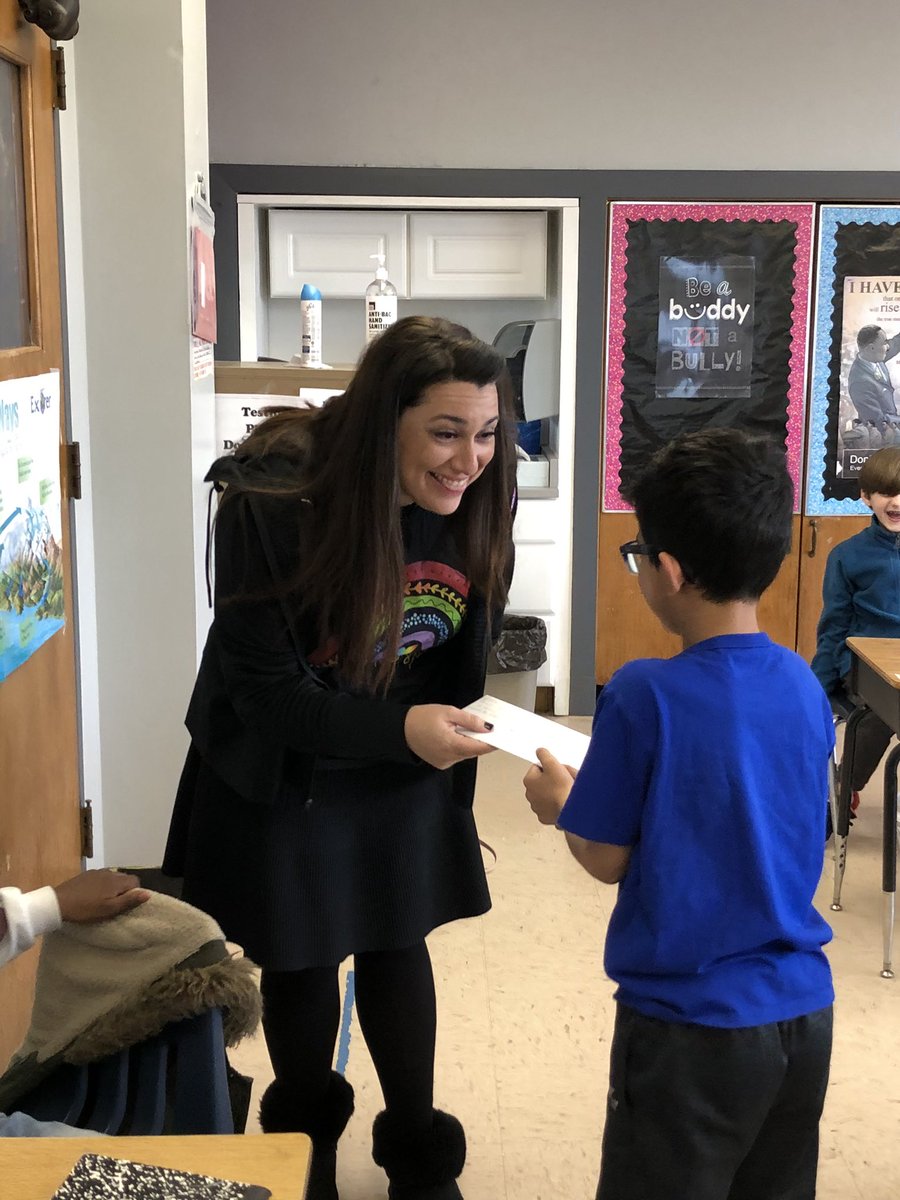 Mrs. Riveiro tweet media