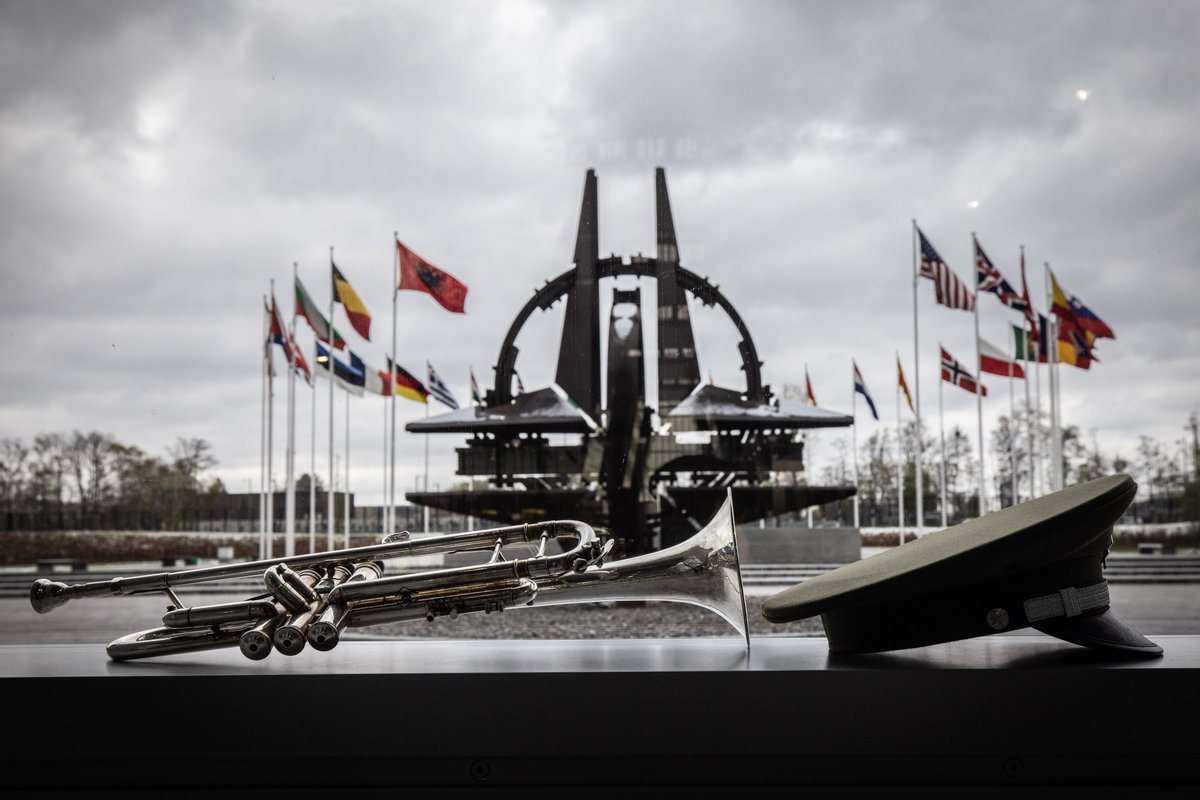 CMC_NATO's tweet photo. Behind the scenes of a video we're shooting for #NATO day. Stay tuned for Monday... #bandofbrothersandsisters https://t.co/2rrjYtdqsg