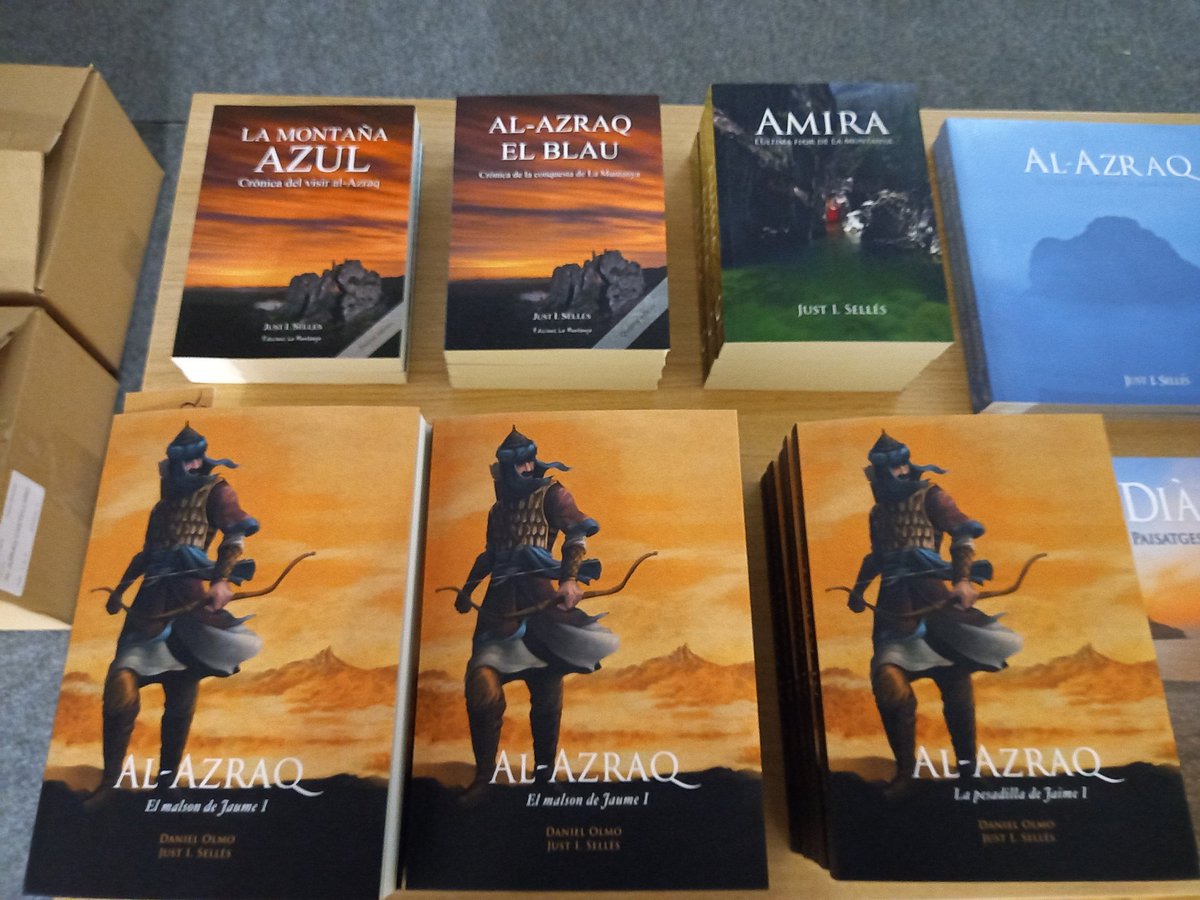 josep_ahuir's tweet photo. Presentació de la novel•la gràfica sobre Al Azraq... de l'amic Just I. Sellés molt Bon feina. #AlAzraq https://t.co/ydrw1hrOtV