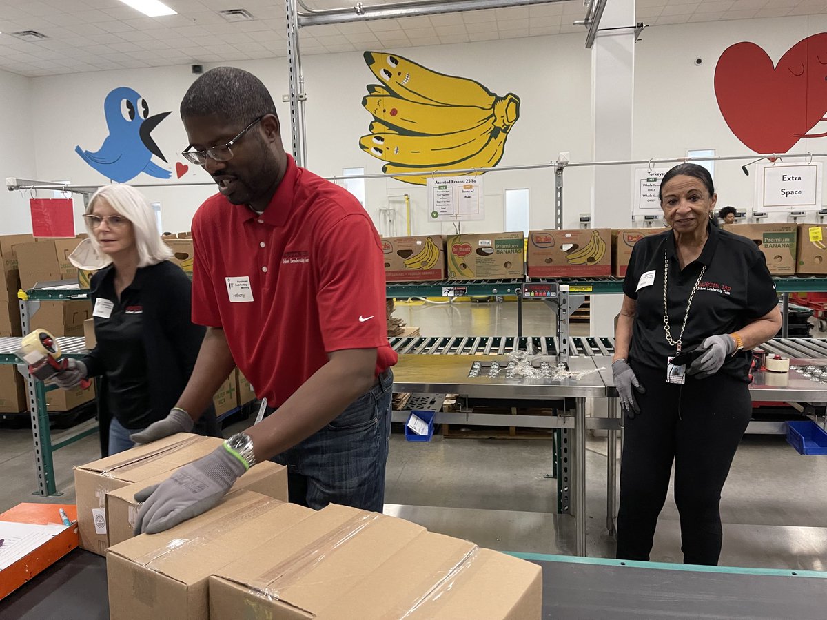 Elizaboothe's tweet photo. 2004 boxes of food filled at the Central Texas Food Bank! ⁦@AustinISD⁩ ⁦⁦@anthonymays5⁩ ⁦@AISD_OSL⁩ https://t.co/PmTpoQ86tN