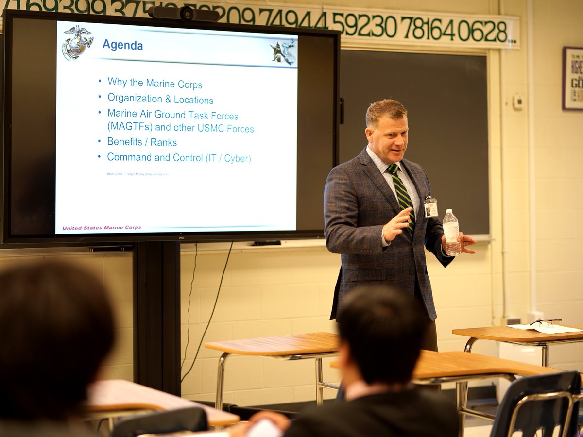 CBHSMemphis's tweet photo. Thank you to all of our alumni, parents, and friends who joined us for Career Day last week to share about their professions and vocations! There's no doubt that our students walked away from your sessions with a clearer idea of where their path could lead past high school! https://t.co/tVd52czUKG
