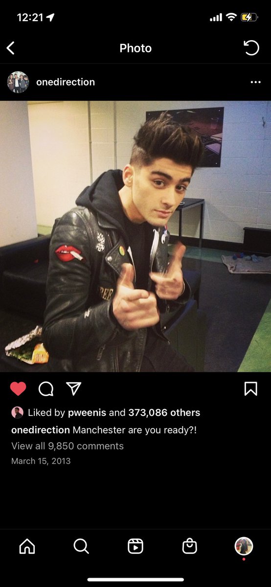 jenny_daniella's tweet image. This is 100% fitting that this is my first liked photo on IG 😍🥺@zaynmalik @onedirection #directionerforever