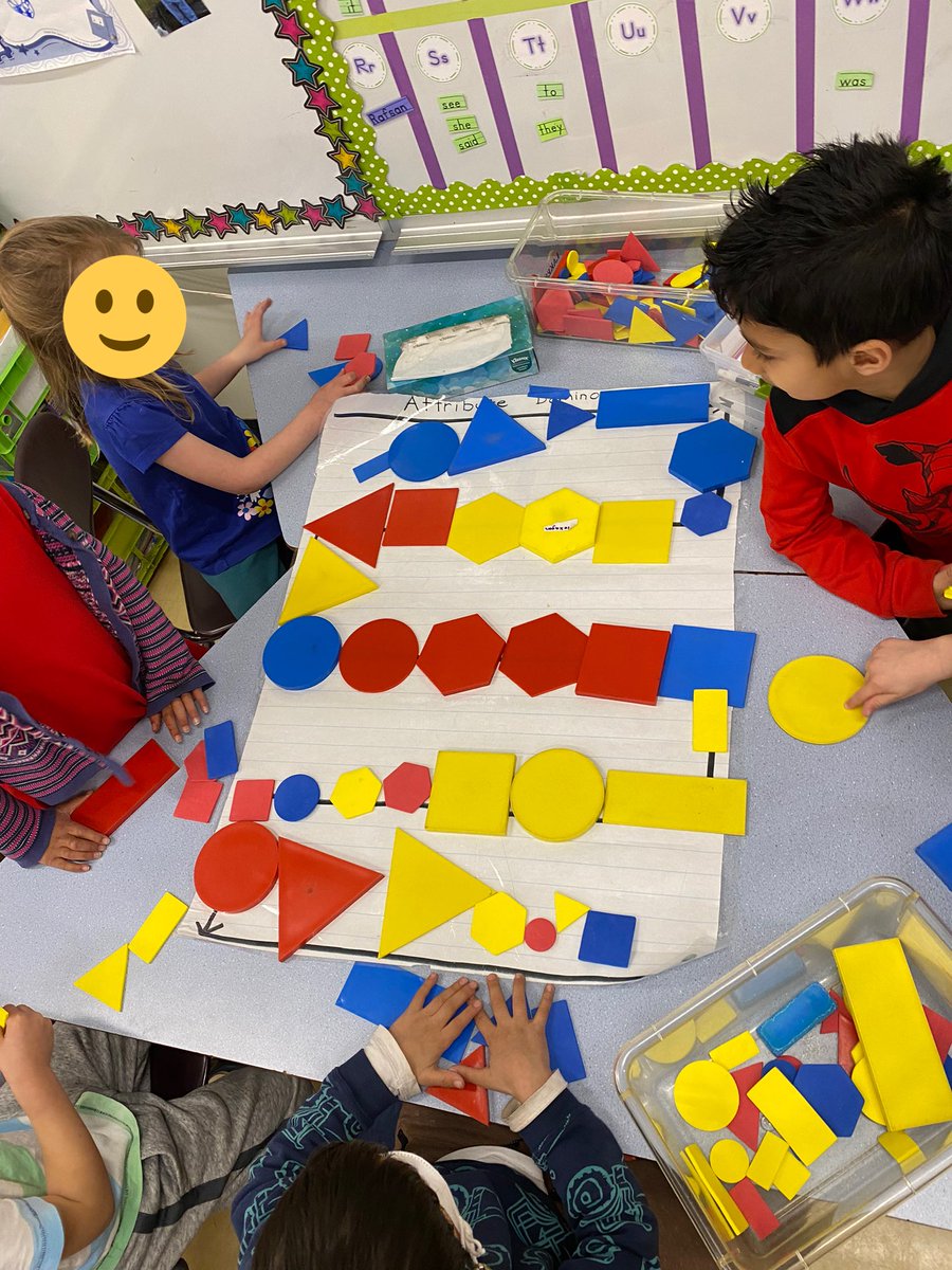 MrsLloydsKdg's tweet photo. New math game! Attribute block dominoes! @Inv3_Math https://t.co/PN3SFtTNUl