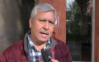 Radioboxmx's tweet photo. Propone la Unión Ganadera del Sector Social que encabeza, @OscarOGB, que los gobiernos estatal y federal proporcionen suplementos para los 2 millones 200 mil cabezas de ganado, trabajo organizado de cosecha de agua, rehabilitación de bordos y construcción de líneas. 

#Radioboxmx https://t.co/ncjMHkZ7Pf