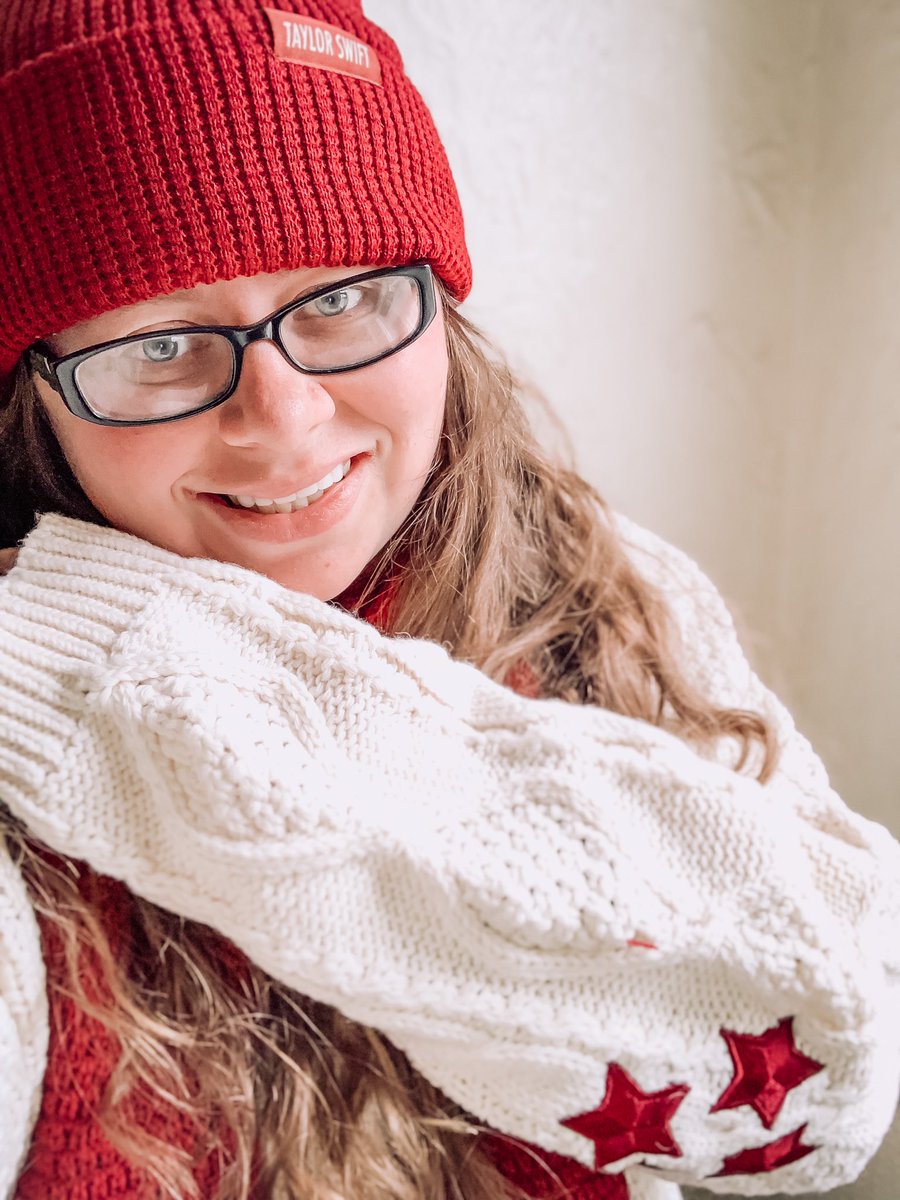 heartplusbeat's tweet photo. I remember it All Too Well @taylornation13 @taylorswift13 #RedTaylorsVersion #AllTooWellTaylorsVersion 🧣♥️ https://t.co/vVUGo3z2BA