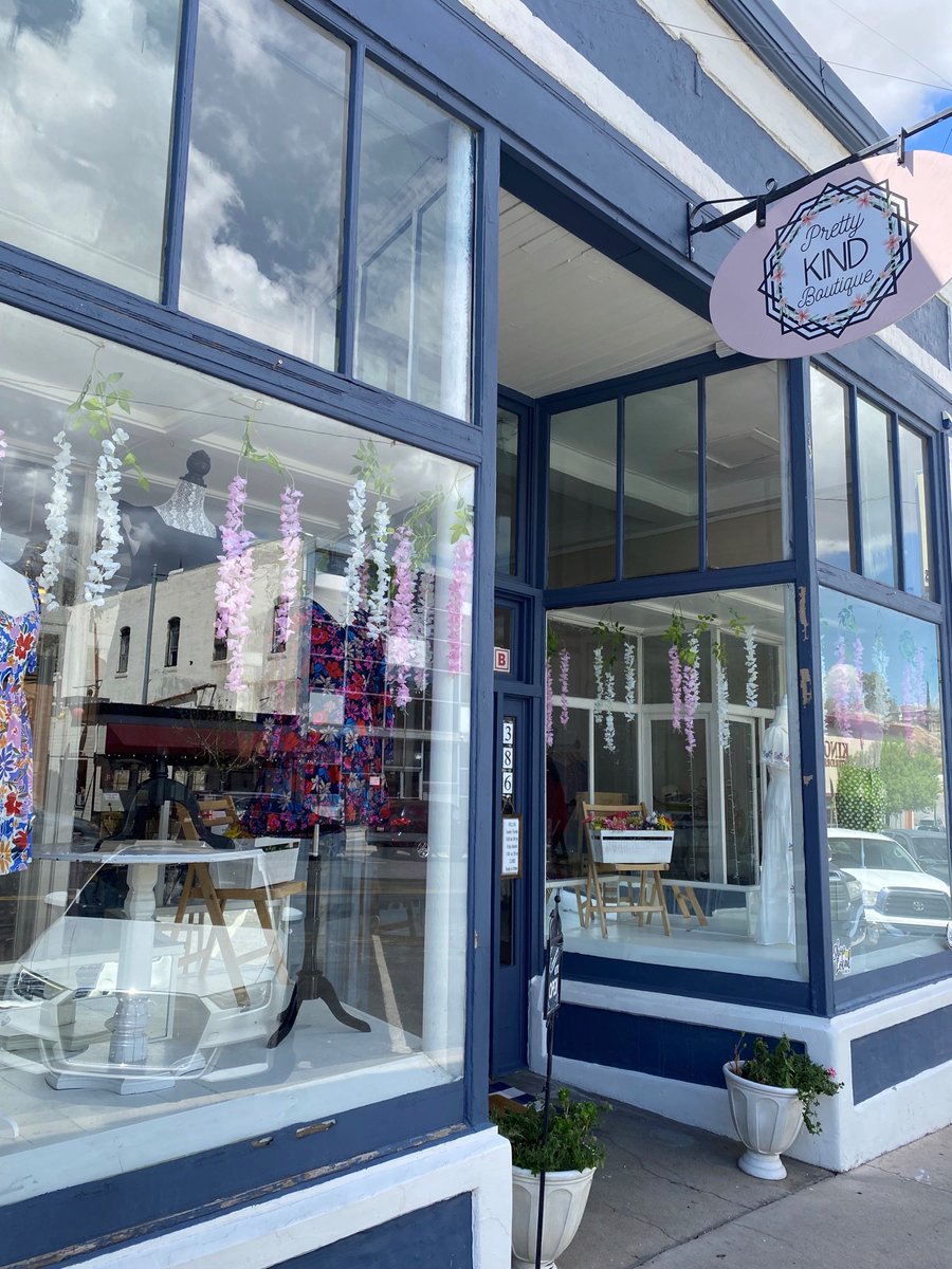 azcommerce's tweet image. ACA team members spent the day in Globe and Miami visiting with Economic Development and City Managers. We even had the chance to stop by #SmallBizBootcamp regular attendee Pretty Kind Boutique.