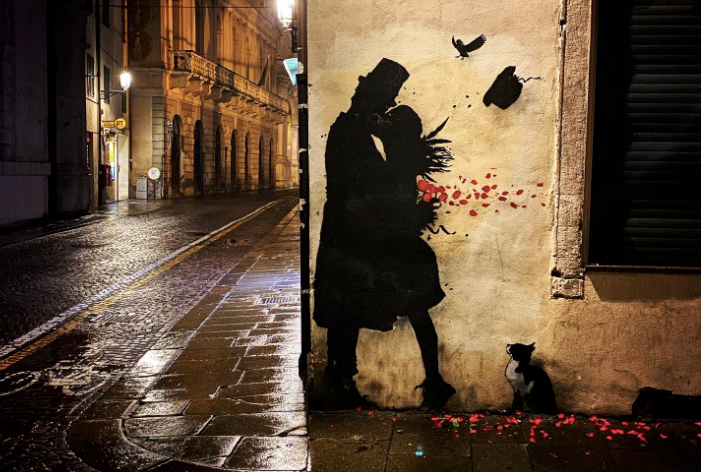 degene_rat_a's tweet photo. ✏️ In un #bacio, saprai tutto quello che è stato taciuto (Pablo Neruda)
❤️ Il 13 aprile è la Giornata Mondiale del Bacio
👑 Kenny Random, 2020
🐀 #KennyRandom #streetartist #PabloNeruda #citazione #amore #love #kiss #arte #StreetArt #degenerata https://t.co/Qktwr1yPP2