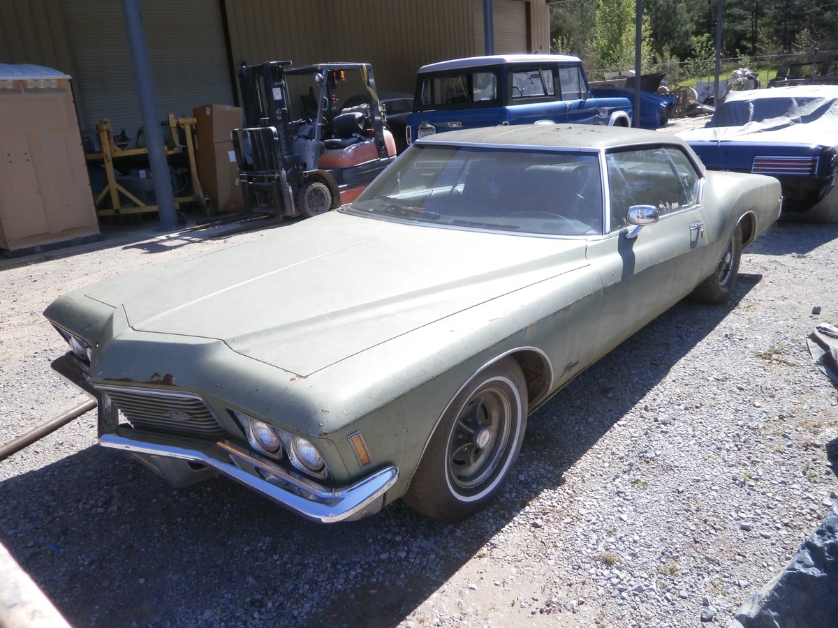 ImpatientInc's tweet photo. 1971 Buick Riviera (new arrival)

#buick #riviera #buickriviera #71buick #71riviera #71buickriviera #personalluxurycars #coupes #fastbacks #carrestorationsalabama #vintagecarrestorationsalabama #customcarshopalabama #alabasteralabama #alabastercarshop #impatientcreations https://t.co/OnfdrZacuW