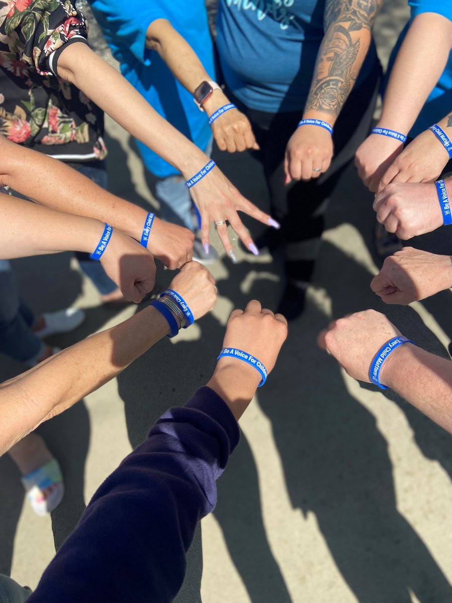 CRHKids's tweet photo. Today,  our wonderful team came together to wear blue in honor of #ChildAbusePreventionMonth. Today and everyday we continue to positively impact the lives of children and youth.
.
#everychildmatters #Sacramentononprofit #Wherechildrenandfamiliesmatter #beavoiceforchildren https://t.co/PognHZBAPl