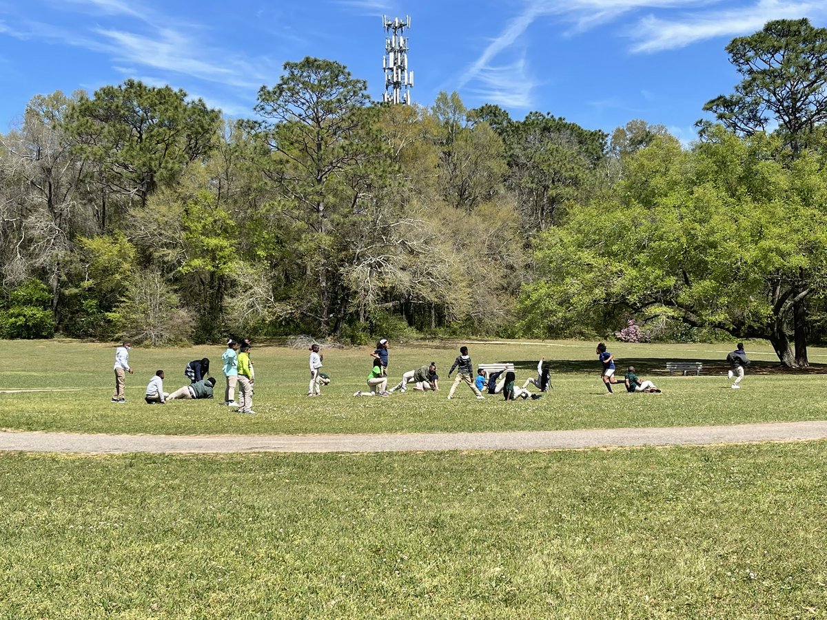 After a lesson on choosing kindness, we demonstrated it by the entire class playing freeze tag without instructions..  I love that they understood the assignment #choosekindness💙<a href="/GinnyCaliva/">Ginny Caliva</a> @ktdunbar_ERD <a href="/DicksonTigers/">E.R. Dickson Tigers</a>