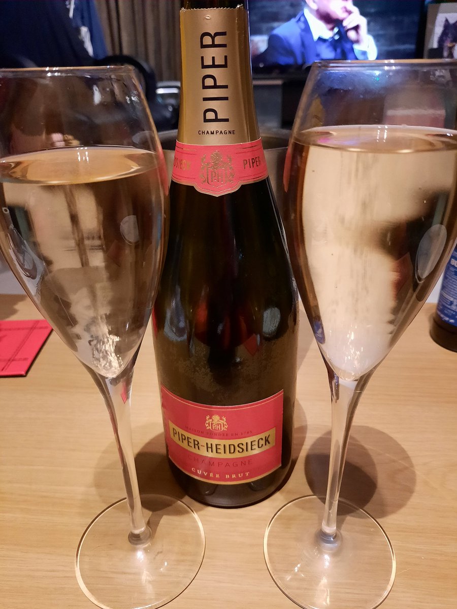 PTeacher20's tweet photo. Term two passed, another term complete! It has been really tough but now time for some rest before planning, report writing etc starts on Tuesday. One term left of my NQT, hoping this next one is a little easier #nqt #primaryteacher #teacher https://t.co/cPRh3GgL35