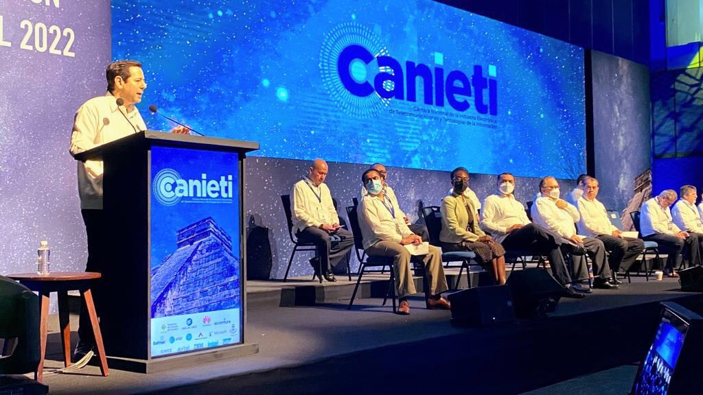 apreinfalk's tweet photo. Participando en la  Convención Nacional @CANIETI 2022 con la participación de @abugaberjose , presidente de @CONCAMIN .  Muy agradecido @CarlosFunesG por la invitación y mucho éxito Enrique Yamuni como nuevo presidente de la cámara https://t.co/BbvnYndNo8