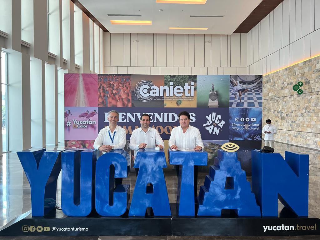 apreinfalk's tweet photo. Participando en la  Convención Nacional @CANIETI 2022 con la participación de @abugaberjose , presidente de @CONCAMIN .  Muy agradecido @CarlosFunesG por la invitación y mucho éxito Enrique Yamuni como nuevo presidente de la cámara https://t.co/BbvnYndNo8