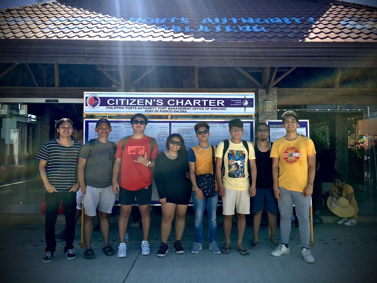 jeromeimson's tweet photo. 3 out of 8 are still with TCS, see you when I see you guys! #Seniors #RTOsucks https://t.co/mewHIjMAoM