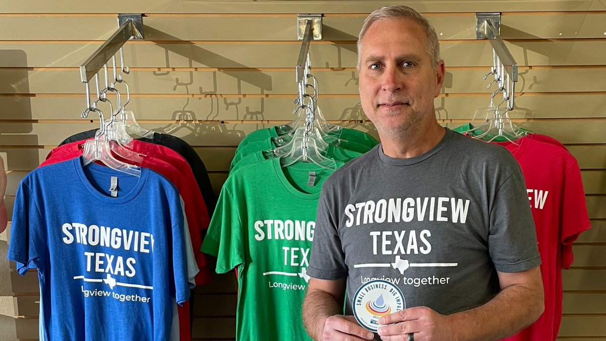 LongviewUW's tweet image. We are so pleased to present Global Graphics with a Small Business Big Impact sticker.

If your SMALL business is interested in making a BIG impact, visit longviewunitedway.org/sbbi.

#StandTogether #Strongview