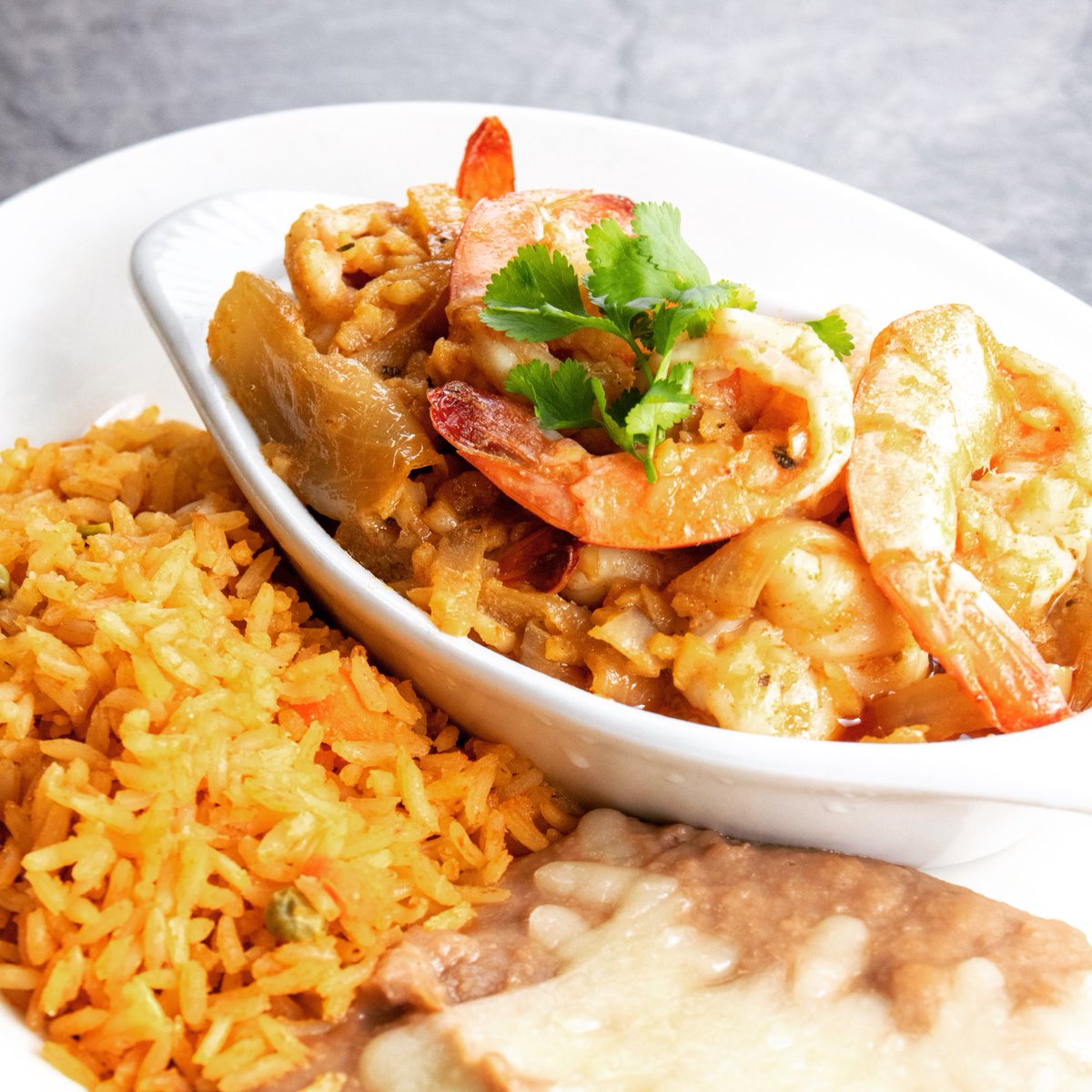 Salsagrill's tweet photo. Going meatless today? How about our Camarones Mojo De Ajo 🍤 >>> Jumbo shrimp sautéed in a fresh garlic and white wine butter sauce. https://t.co/M9nGsvKeal
