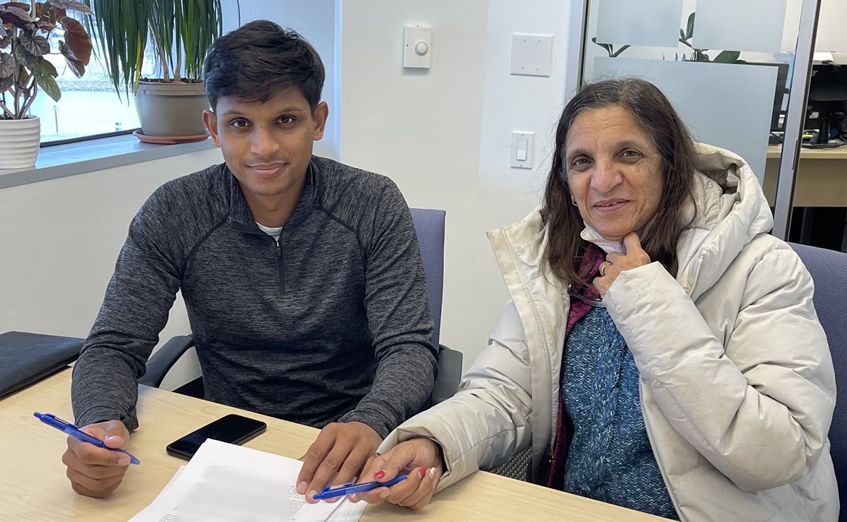 wimbatitle's tweet photo. Congrats to new customers Nikhil and his mom Sunita! We helped them with title insurance &amp; settlement for a refi of 2 rental condos in FL. Nikhil complimented us on the smooth, fast, and easy process: it only took 4 days from receiving the title order to close the deal. (1 of 2) https://t.co/cSfH0Wyh7Q