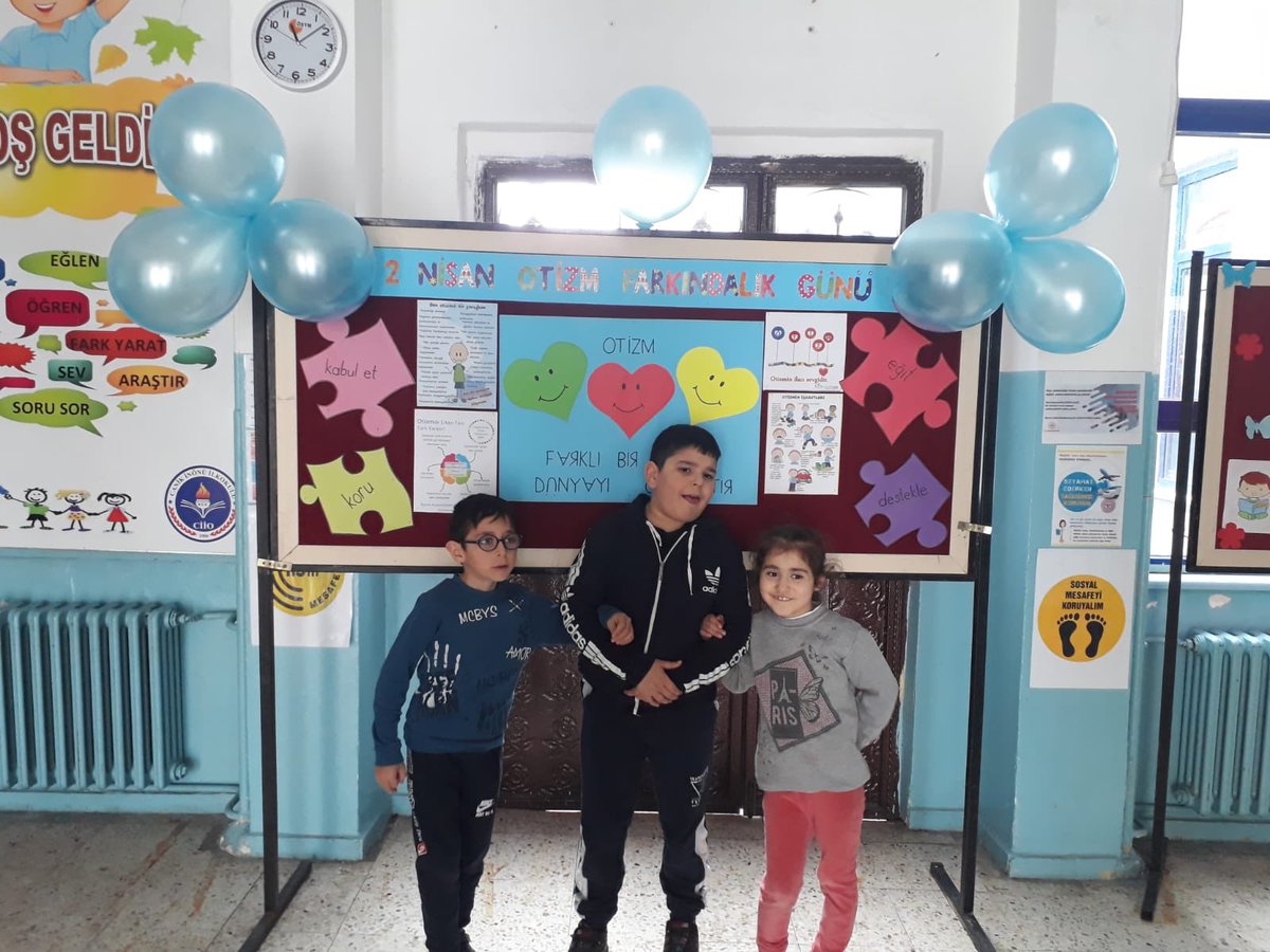 InonuCanik's tweet photo. 2 NİSAN OTİZM FARKINDALIK GÜNÜNÜ İNÖNÜ İLKOKULU OLARAK BİZLER DE ETKİNLİK YAPARAK KUTLADIK.@CanikMem #DuenyaOtizmFarkındalıkGuenue https://t.co/TLjDkPmY7X
