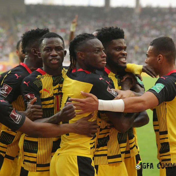 fiifizard's tweet photo. Time to make another history

We are Ghana 🇬🇭🇬🇭🇬🇭

Portugal 🇵🇹 
Ghana 🇬🇭
Uruguay 🇺🇾
South Korea 🇰🇷 https://t.co/mzEeCff0zp