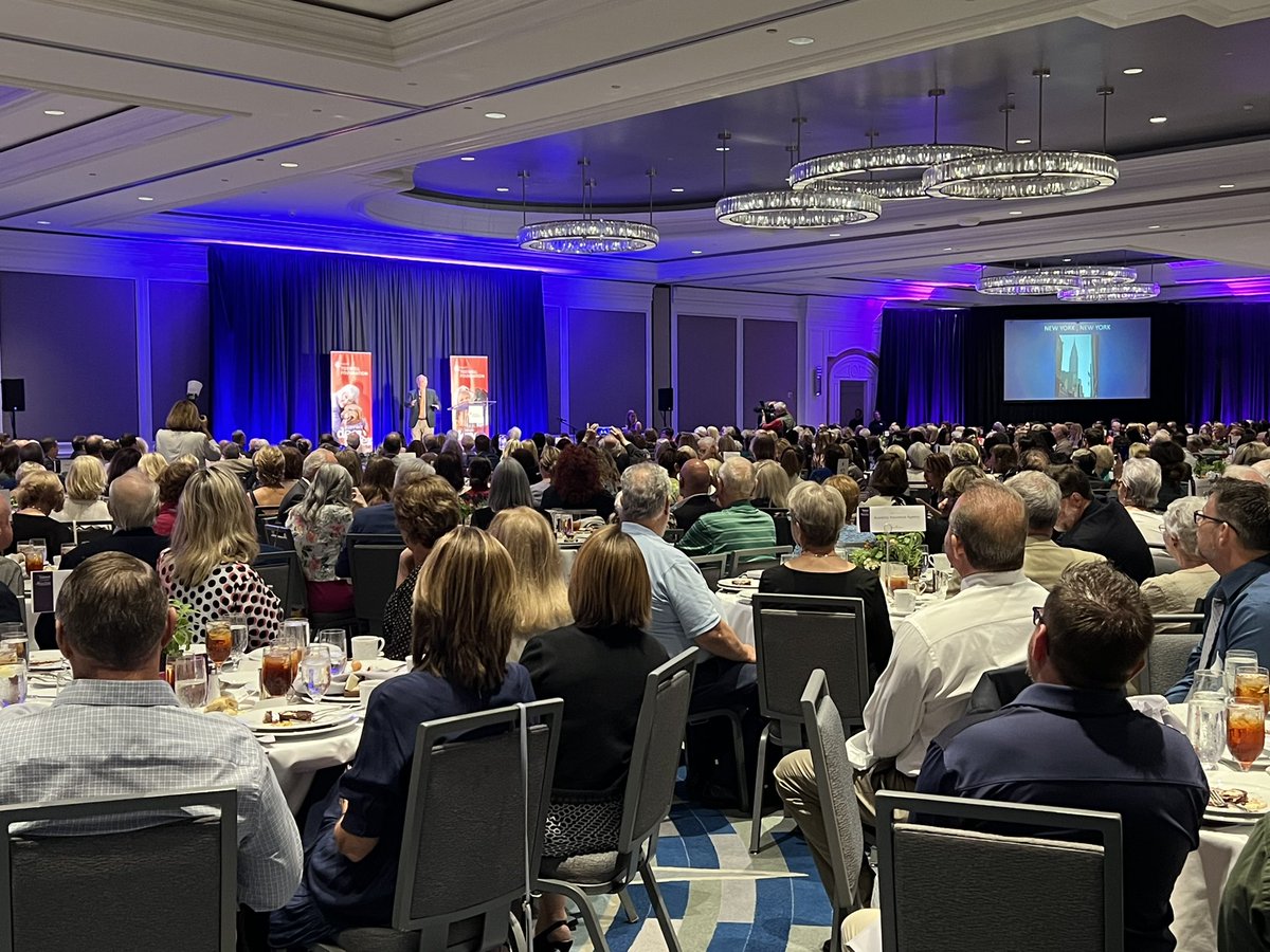 MagnifyGood's tweet photo. Honored to attend Tidewell Foundation’s 13th Annual Signature Luncheon benefiting @tidewellhospice today. Henry Winkler had us laughing and it was great to see so many gathered in support of the incredible care and services Tidewell provides to the region. #MagnifyGood #client https://t.co/cTMZE1fcQr