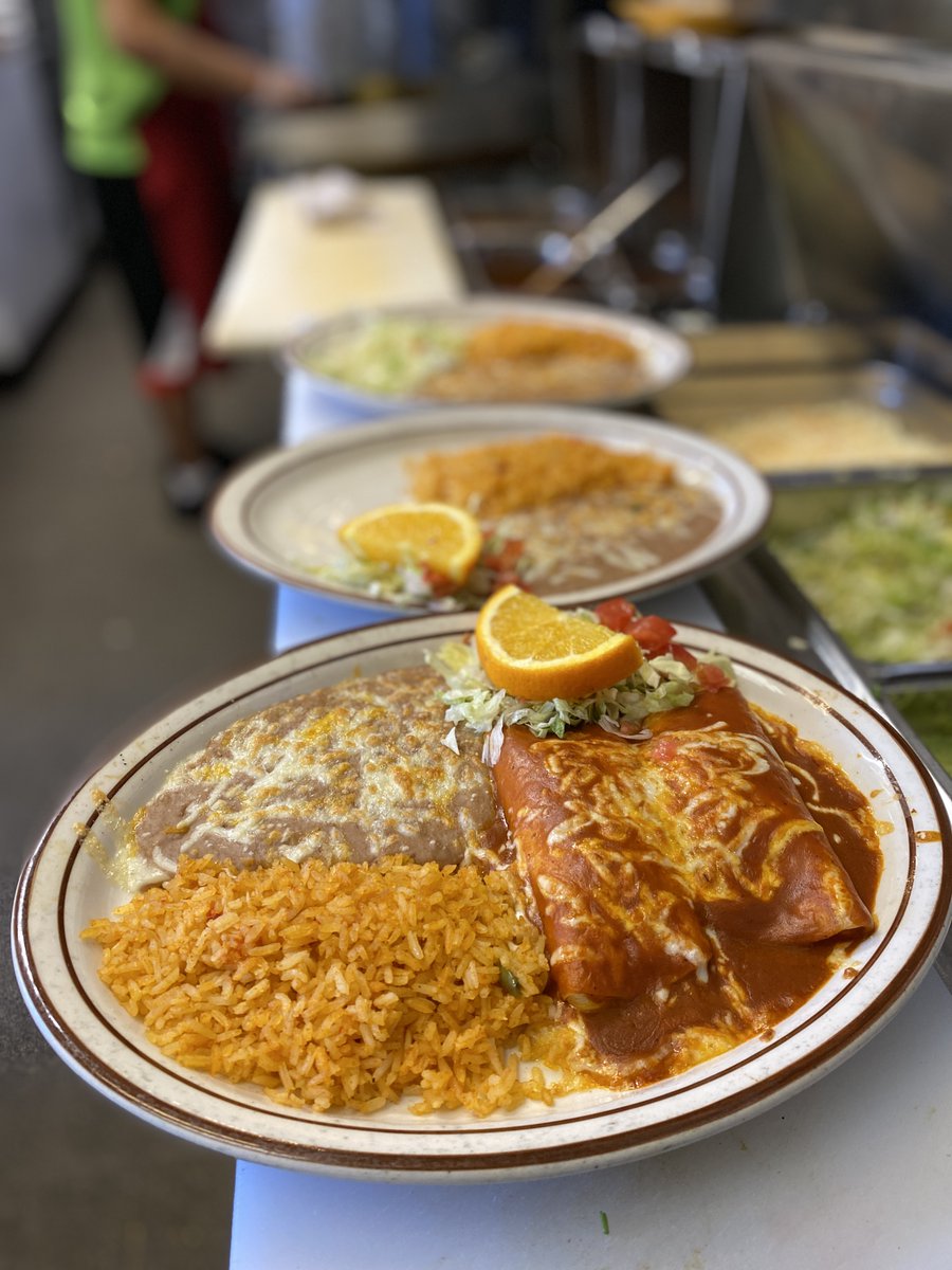 eladobecafe's tweet photo. Line 'em up and send 'em out! #Lunch orders are being placed right and left. Who's #hungry? 

#Friday #Reno #ElAdobéReno #MidTownReno #Delicious #Homemade #MexicanFood 
#MidtownDistrictReno https://t.co/qoUrWQ6kaP