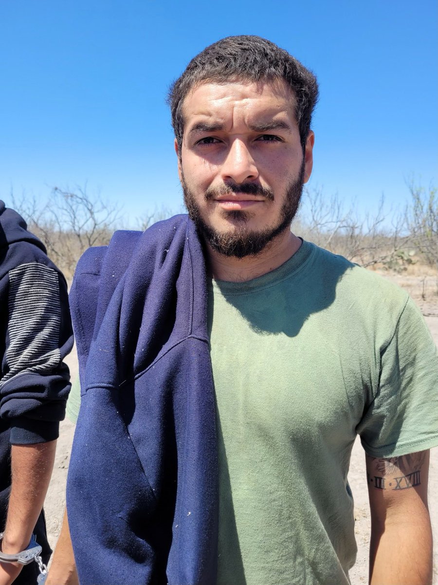 BillMelugin_'s tweet photo. NEW: This group of illegal immigrants were arrested by TX troopers on a private ranch in Kinney County yesterday.
@TxDPS  tells me man in blue shirt had a criminal record of incident liberties w/ a child, while man in green shirt had a conviction for aggravated robbery. @FoxNews https://t.co/QFsxbObfkS