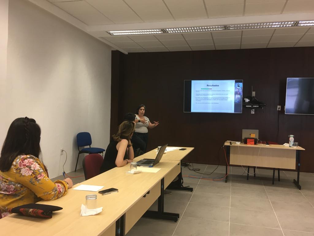 MCCD_UAQ's tweet photo. #OrgulloMCCD 👏👏👏👏 Examen de grado.
“Comunicación interna y crisis por COVID-19 en un entorno digital en tres empresas Queretanas” tesis de la alumna Mariana Trejo Bermejo.
#Enhorabuena. 👇
#TitulacionesMCCD #TerceraGeneraciónMCCD #UAQ #MCCD https://t.co/YfMRc3cupL