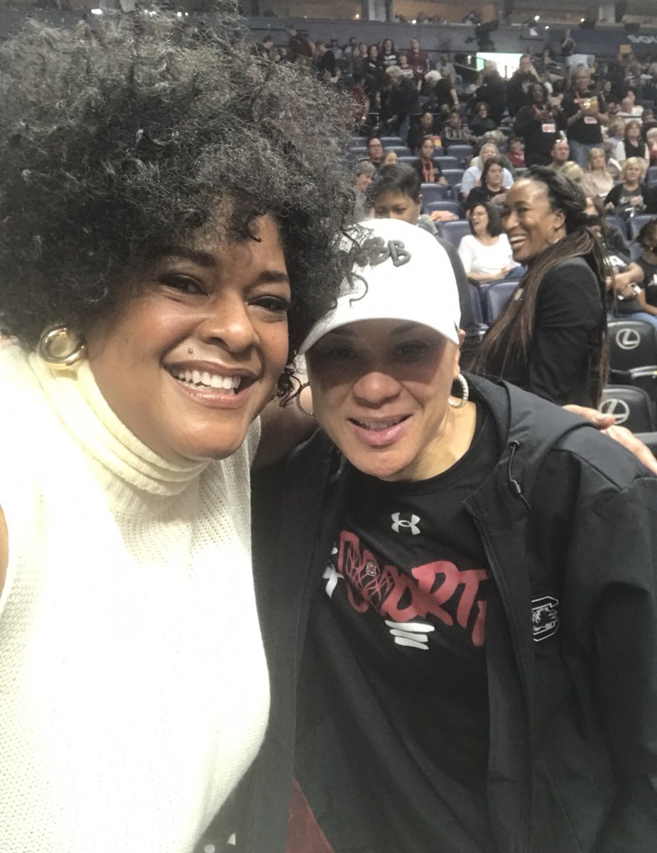 I gotta “fan girl” every once in a while! Let’s go Gamecocks! It’s Gameday! <a href="/dawnstaley/">dawnstaley</a> #somethingaboutthenamedawn