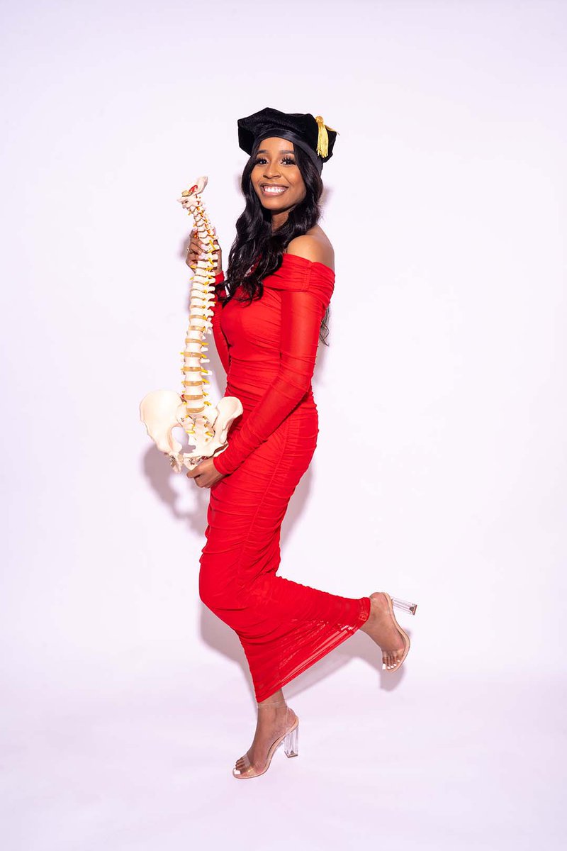 Monetkatia's tweet photo. From practicing in student clinic to now working in a office as a DOCTOR OF CHIROPRACTIC👩🏽‍⚕️. I am excited to start this new journey in serving those around me in the best way I can through holistic chiropractic care👐🏽 https://t.co/20Zdzv1uhC
