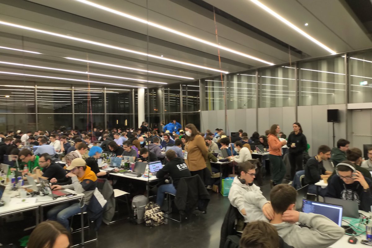 Zekah's tweet photo. #PonySEC @ #BreizhCTF https://t.co/GLclH2msnD