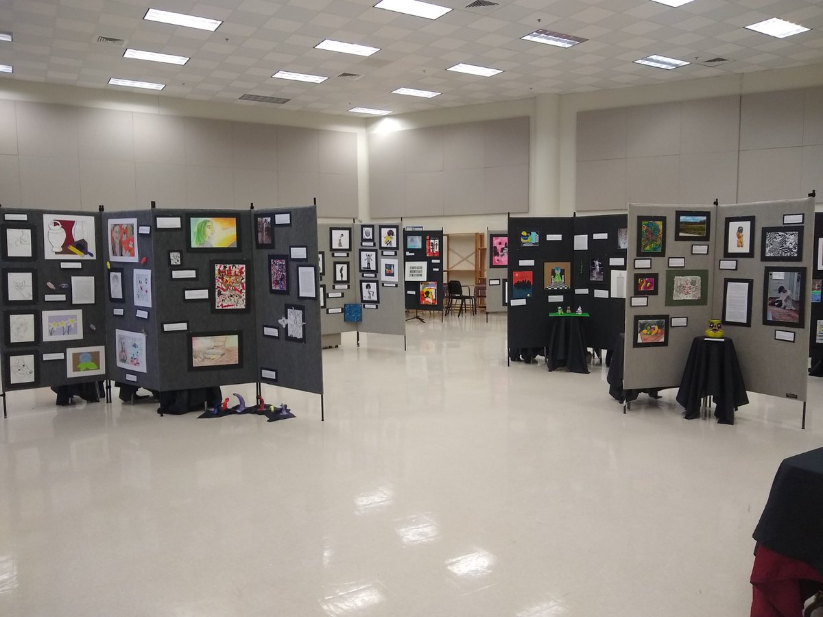 Ensmann_MJHSART's tweet photo. They did it! 19 IB Y2/AP students' Art Exhibition was last night!  I couldn't be prouder! And I couldn't have done it without my support! @NBAF @artzybella @APSMHJHSJaguars @MHJHSFAPA @sara_womack @erickson_sarah_ #apsarts https://t.co/mkjIloDN1p