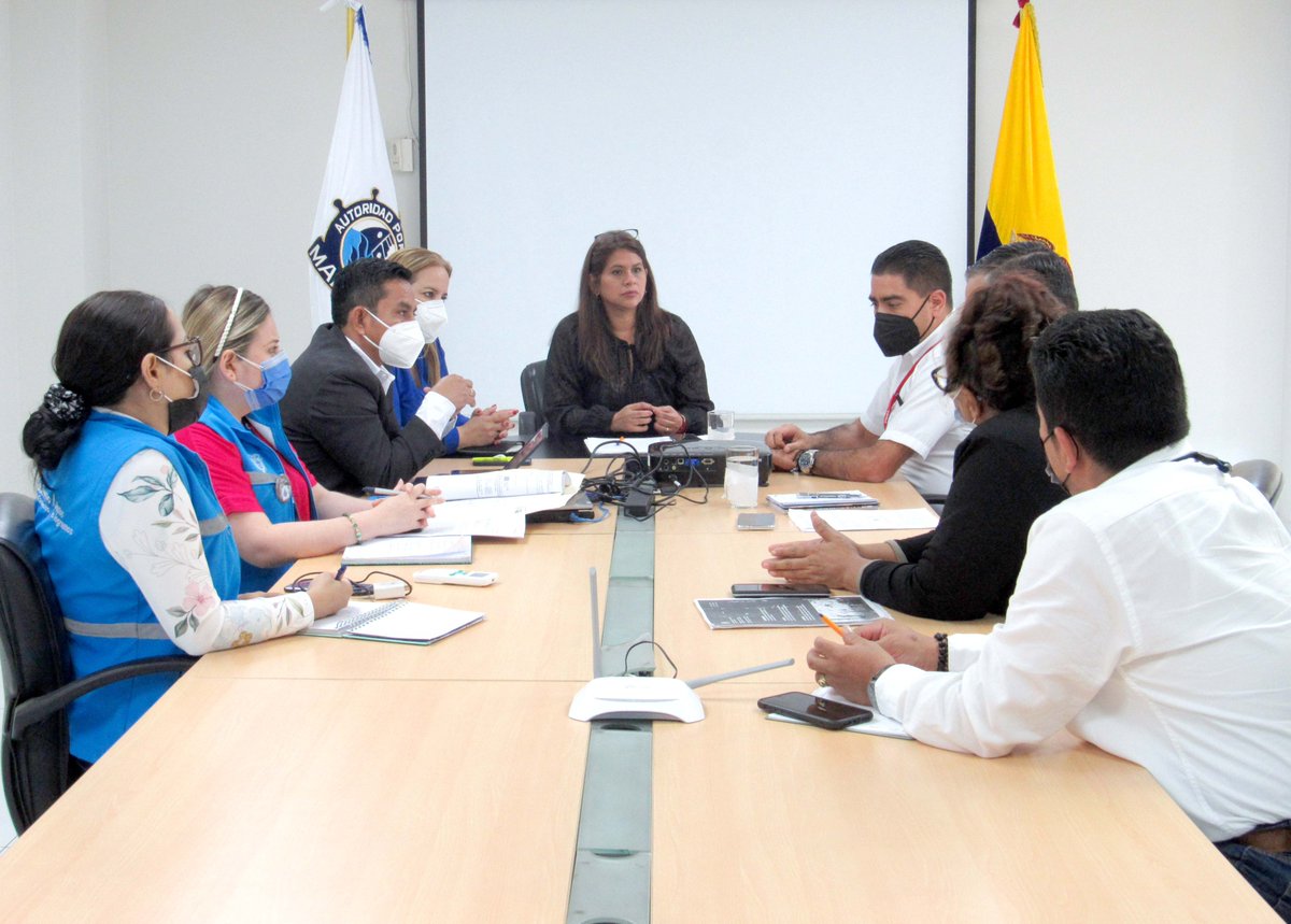 APortuariaManta's tweet photo. Desarrollamos reunión de trabajo con la Directora de Puertos, @s_asanza y @TPM_EC. Verificamos el cumplimiento de los procedimientos de autorización para entrada y uso de puerto a embarcaciones pesqueras internacionales, establecidos en el Acuerdo Interinstitucional No. 2021-003. https://t.co/UT8RA5lGrI