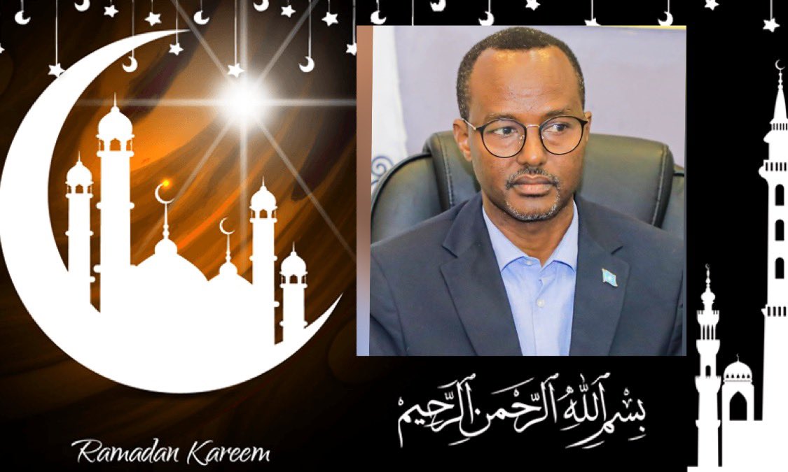 TheNationalCiv2's tweet photo. Gudoomiyaha Guddiga Qaranka Shaqaalaha Rayidka Dowladda Mudane, Hassan Abshirow Mohamed  ayaa dhammaan shacbiga soomaaliyeed gaar ahaan Shaqaalaha Rayidka dowladda ugu bishaareyay bilashada bisha Ramadaan asigoo Ilaahay ka baryey in  kuwii ka faaideysta bisha barakeysan . https://t.co/x5R4mvZ7xy