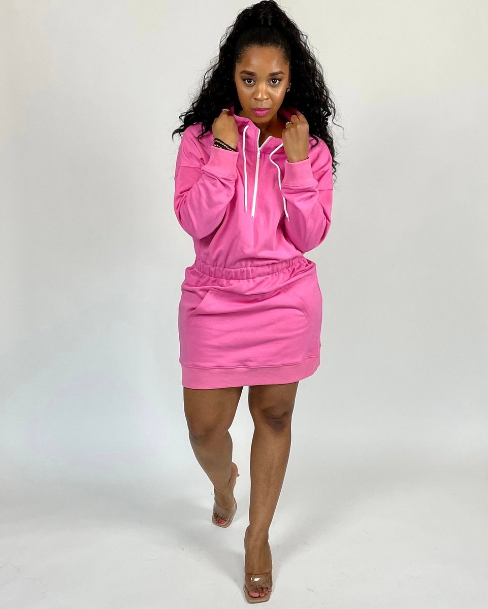 HausRenee's tweet photo. Don’t sleep on this! Sporty Chic! 

Hooded Mini Dress

Comes in Heather Grey and Bubblegum Pink

Available in size Small to XL 

Dress this up with sneaks or heels. Can’t go wrong either way you style it. Just don’t forget to add to cart 🛒 

#nyfwstreetsryle #streetstyle https://t.co/6rzxb4Wng3