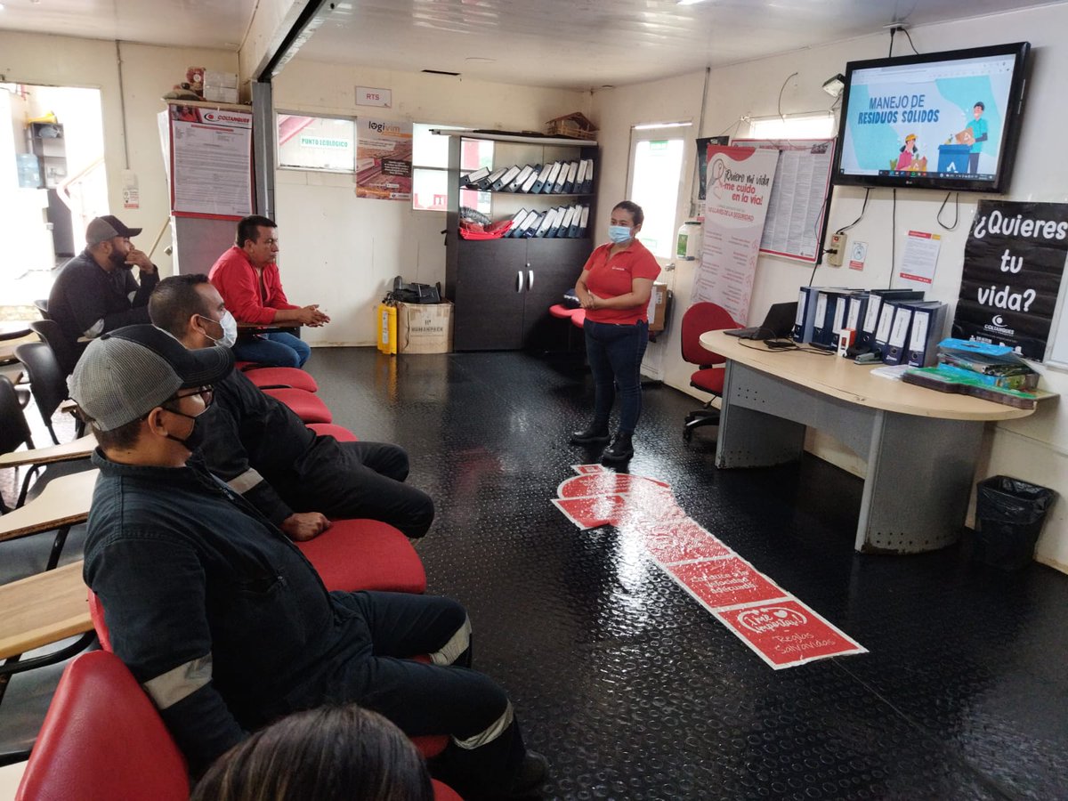Veolia_Yopal's tweet photo. En Veolia apoyamos al cuidado del medio ambiente, buscamos que entidades e instituciones conozcan como disponer de manera adecuada los residuos. Estuvimos en la empresa #Coltanques realizando socialización de residuos para su adecuada disposición. #VeoliaEsYopal @SuVersionY https://t.co/D9YBOMc15I