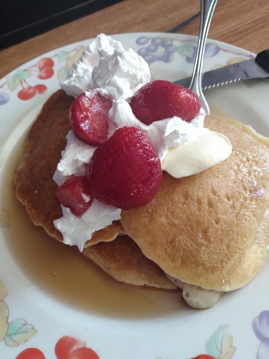 ShinewolfTV's tweet photo. Good day for pancakes 🤣 🥞 #breakfast #Pancakes #internetisback https://t.co/RnAtn5XI57