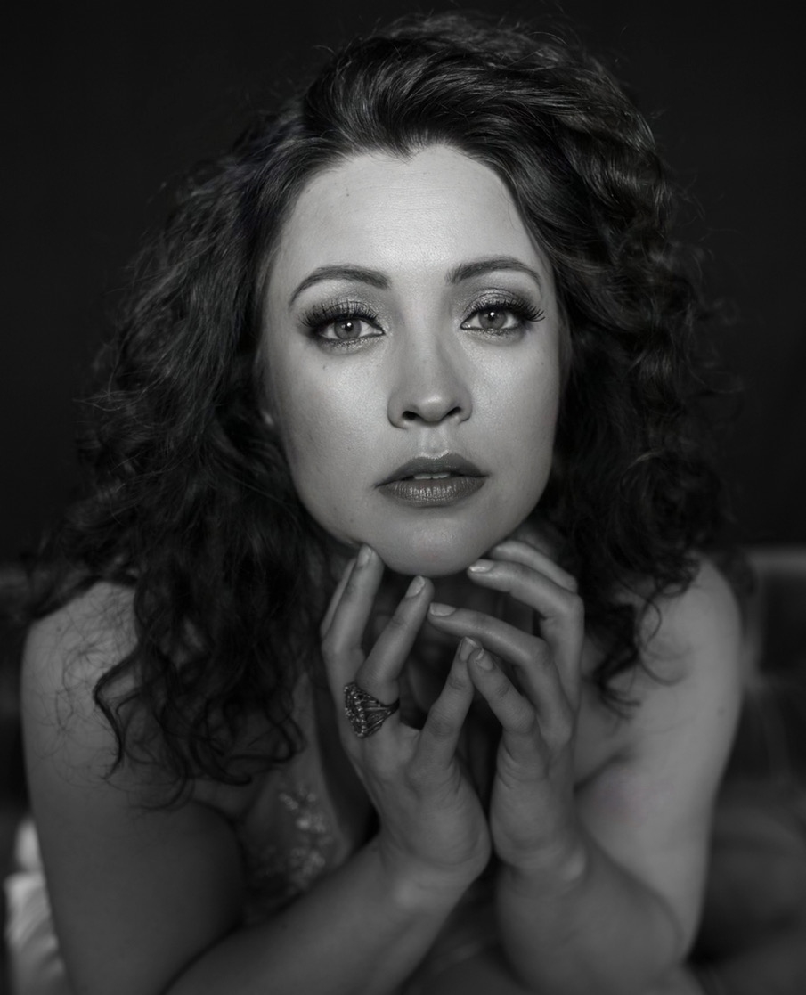 Interlocks's tweet photo. Join us on April 28 for Portraits of Self-Love, an exclusive collaboration with The Awakened Creative and INTERLOCKS 🖤

Illuminate your existing beauty and see yourself through a new lens.

https://t.co/qqPMRbF9je https://t.co/HFejOcBP0E