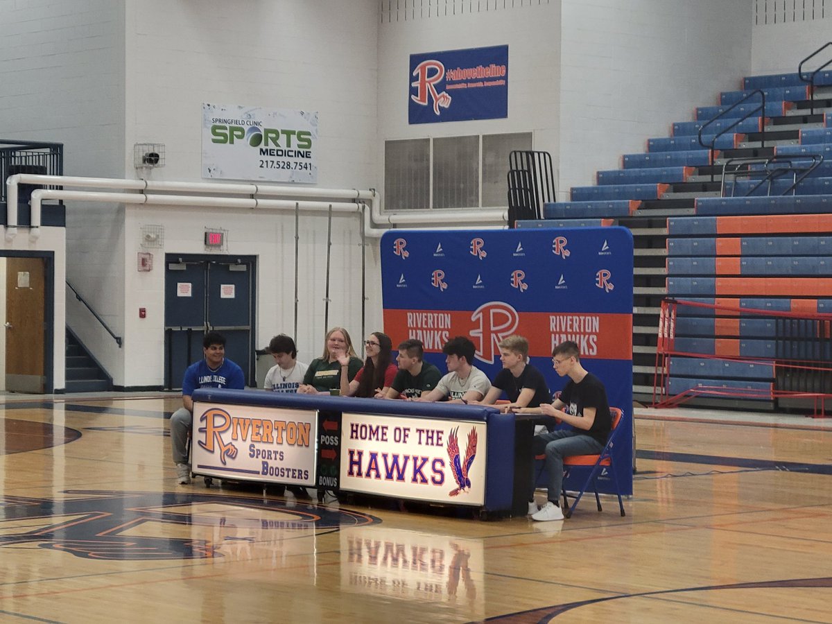 Congratulations to our senior athletes continuing their athletic careers next year in college!