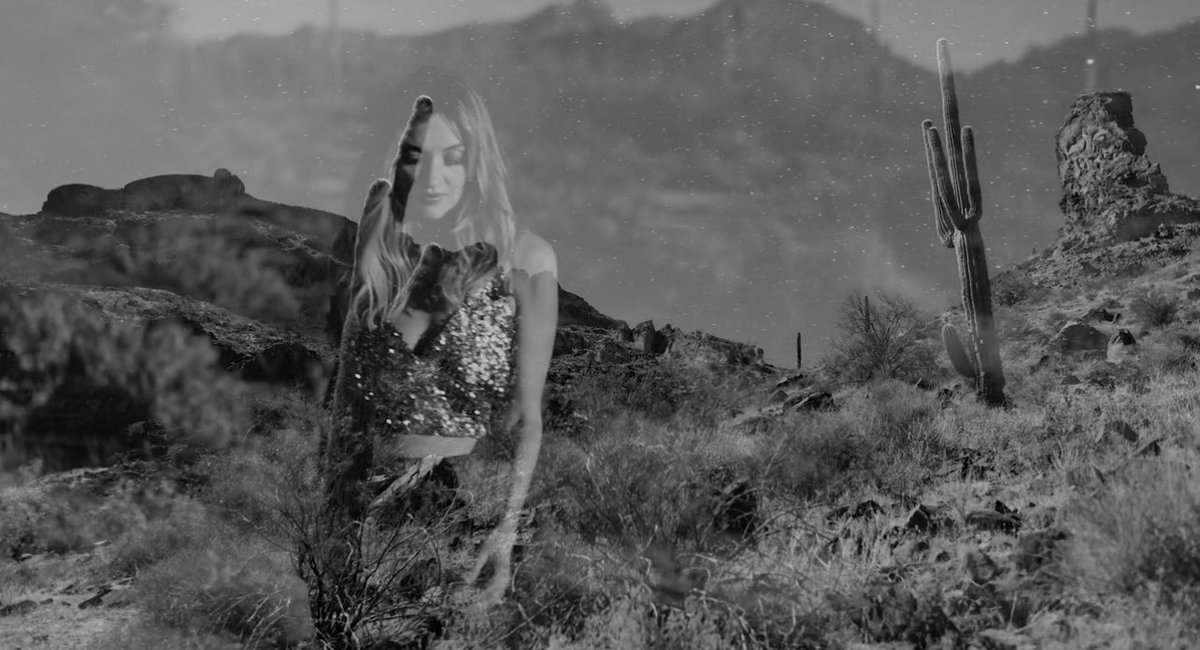 _SarahDarling's tweet photo. THE OFFICIAL MUSIC VIDEO 🌼
“HUNGOVER” 👇🏻👇🏻👇🏻
https://t.co/yO7E5itq5w https://t.co/Cnq0bqQpJf