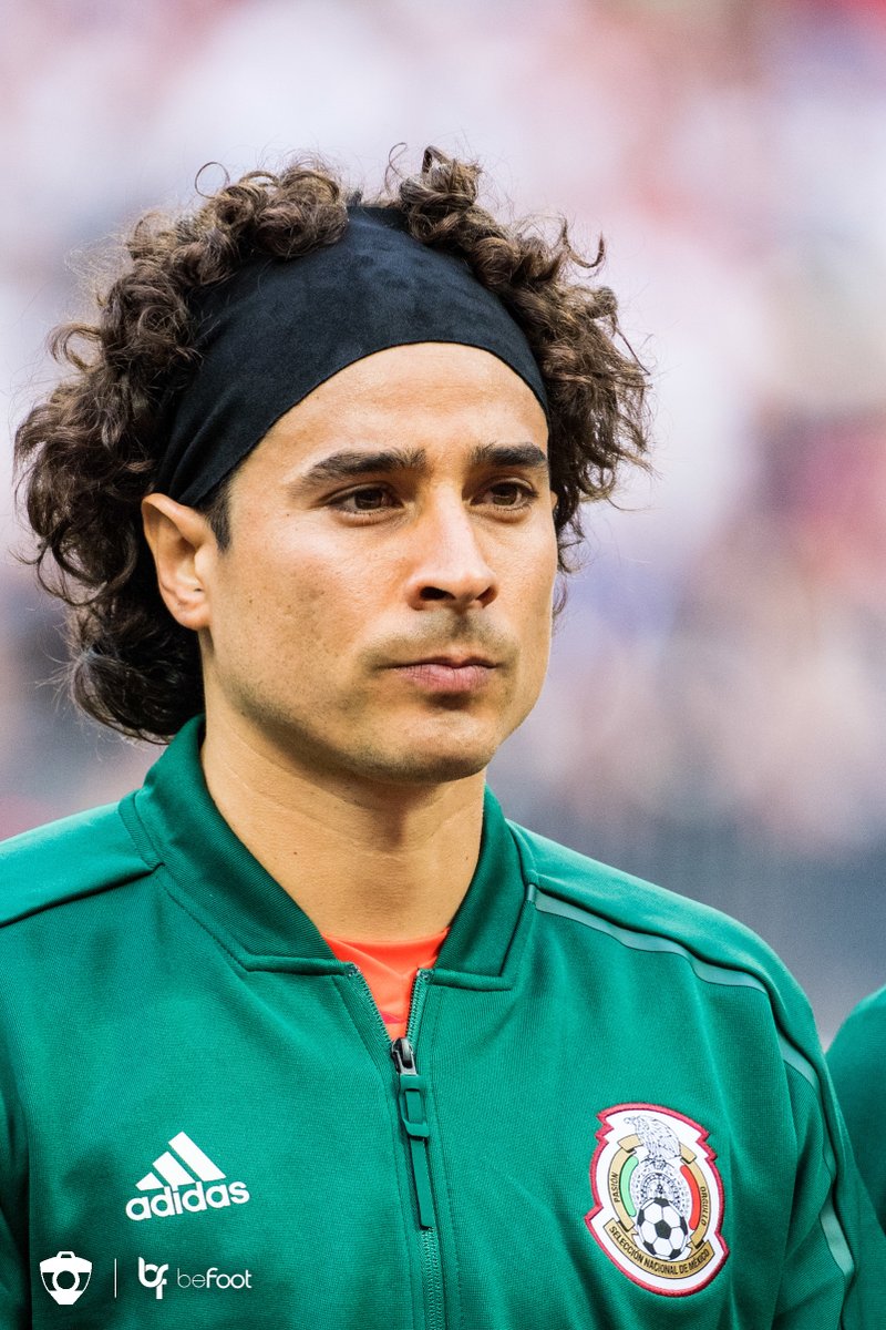 _BeFootball's tweet photo. Guillermo Ochoa disputera sa 5 ème Coupe du Monde avec le Mexique 🧤🇲🇽

→ Premier mexicain à être nommé au Ballon d'Or

→ Meilleur joueur mexicain des dernières CDM

→ Gardien le plus capé de l'histoire du Mexique

Une légende de son pays 💚🤍❤️ https://t.co/Hddlln6zle