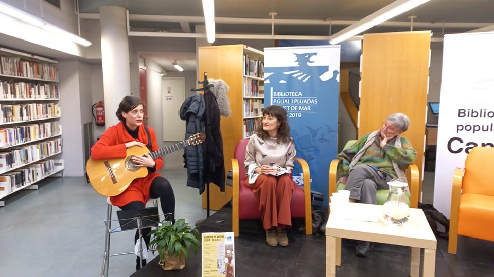 Avui a Canet de Mar, a la Biblioteca, hem parlat de nadons robats a partir de Lolo. Les ll'agrimes del vi, <a href="/ObradorEd/">Obrador editorial</a>  hem sentit els versos de Mara batec <a href="/volianacat/">Voliana Edicions</a>  de la Rosa Maria Arrazola i escoltat la meravellosa veu de la Claudia Cavero. En un acte de Memòria històrica.