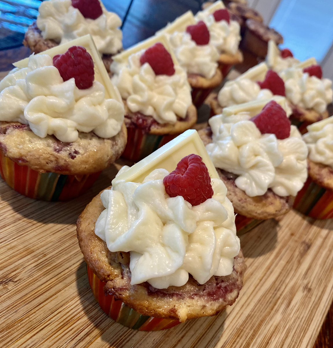 AlyssaCunning16's tweet photo. Follow my Facebook group: BAKE ME HAPPY for all your specialty cupcake neeeds! 🧁 https://t.co/Qgqx3wMkGH