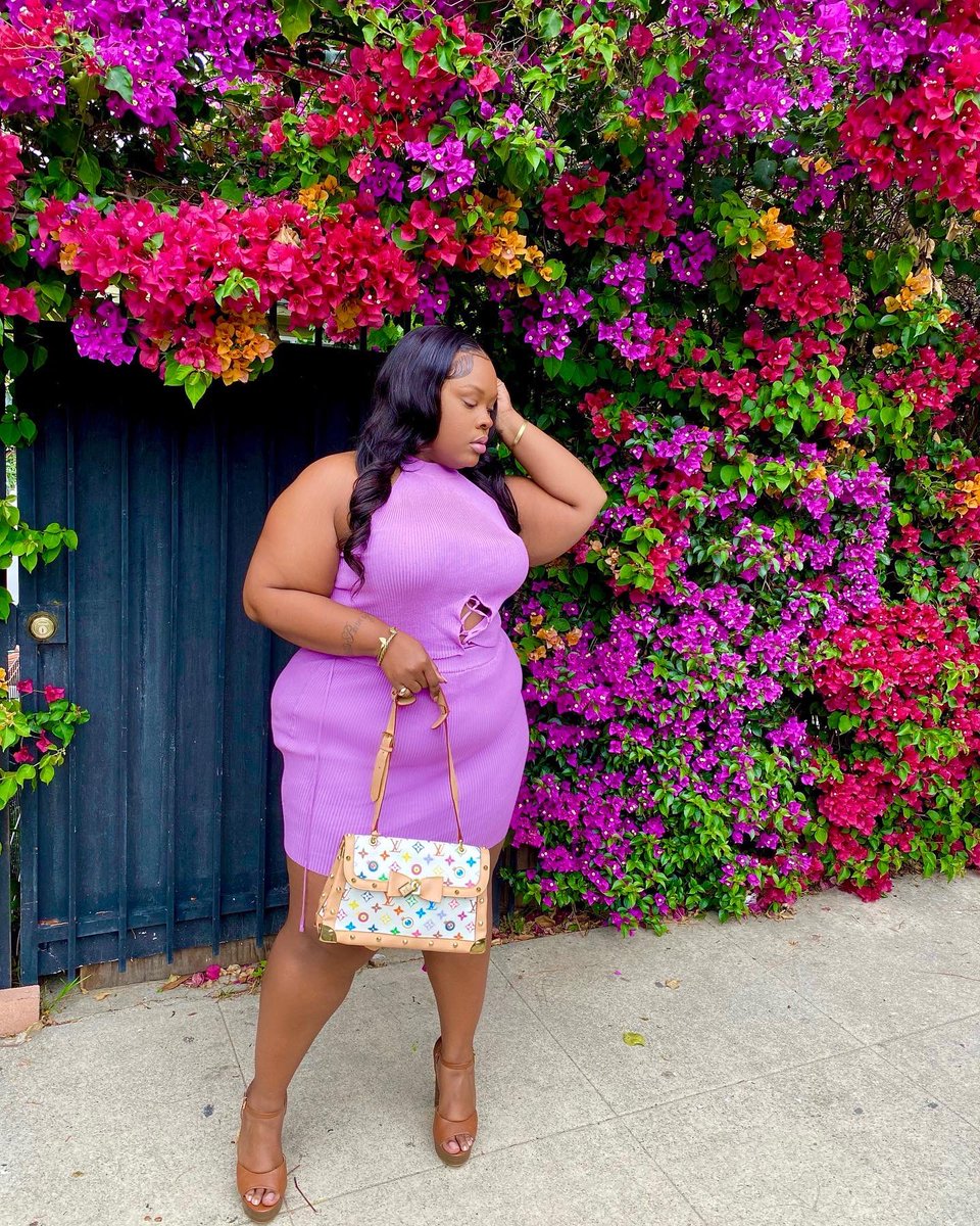 MAMATHEBRAND's tweet photo. The revolution will not be televised because it’s happening from within 💜

🌸✨Happy April!✨🌸
More love and blessings to you all!

Set: @rainbowshops (waaat?! Ikr!💃🏽)
Shoe: @rossdressforless 
Bag: vintage @louisvuitton 
Hair: @theglamdiaryy 

#DONTFALLDOWN https://t.co/y8isQlPfh9