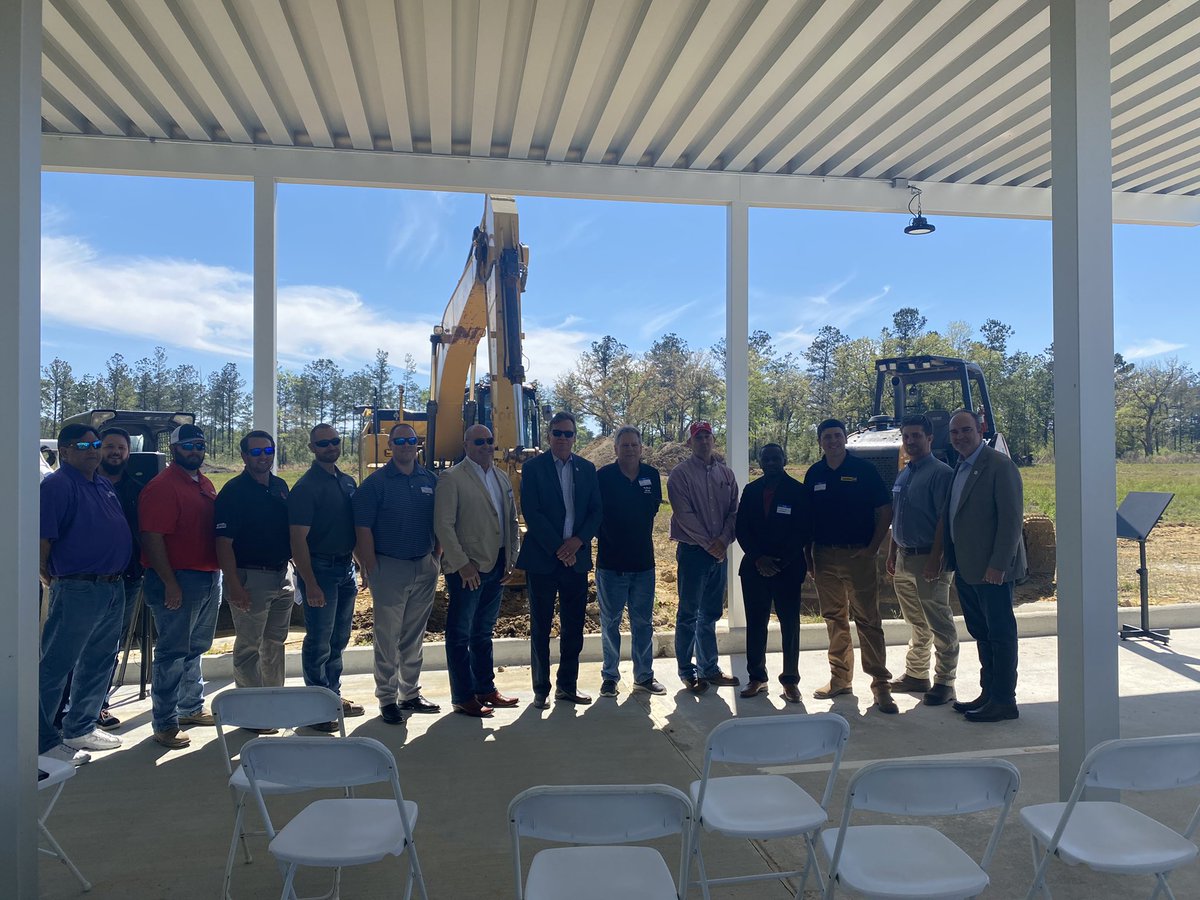 NTCCgators's tweet photo. Today was our “Earth Moving” ceremony for our new Heavy Equipment Program. THANK YOU to all stakeholders, industry partners and NTCC staff for making this possible. @WeeksMarineInc @stppschools @StTammanyCorp @STPGOV https://t.co/DyKseJjtSR