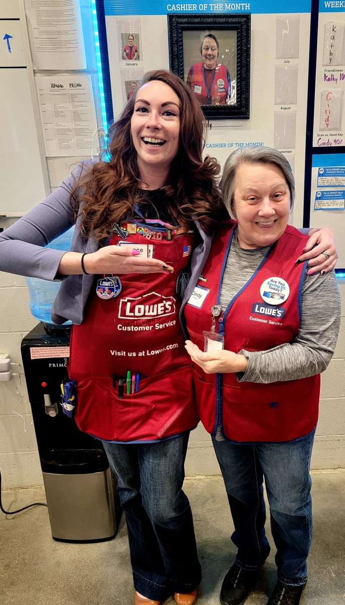 GraceAtLowes's tweet photo. Kodak moment with our incredible February Cashier of the Month Cindy 🌺💝 #LoveWhereYouWork #Lowes https://t.co/a0ZM2XQcct