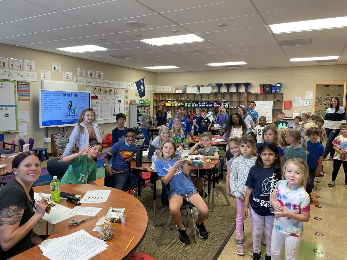 beccalong21's tweet photo. We shared a thank you with our Rishton House friends who played with us while building relationships on Wednesday. 🥰 @tegacaytitans @brigitteawagner @TegaCayAP @TCESLeadTeacher @TCESLeadTeacher https://t.co/zepw3O2LJR